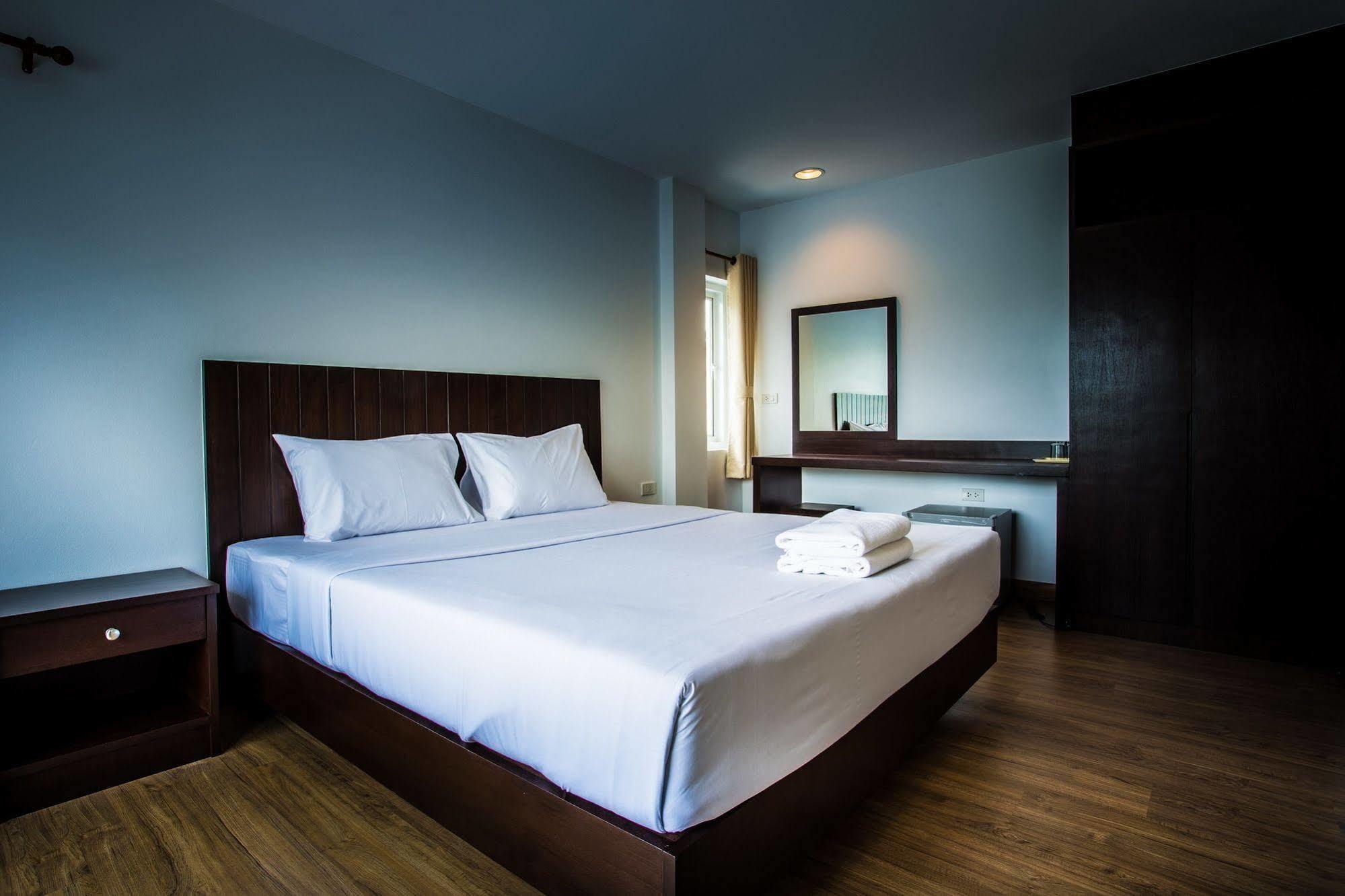 Sunshine Hostel Hua Hin Exterior photo