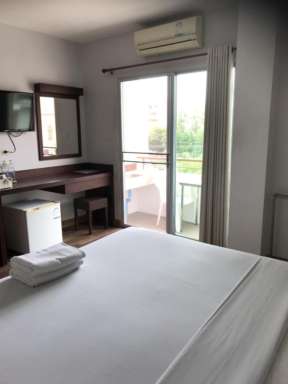 Sunshine Hostel Hua Hin Exterior photo